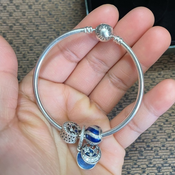 Pandora Limited Edition Unique as you are Snowflake Bangle Bracelet w/ 3 Charms - Picture 8 of 16